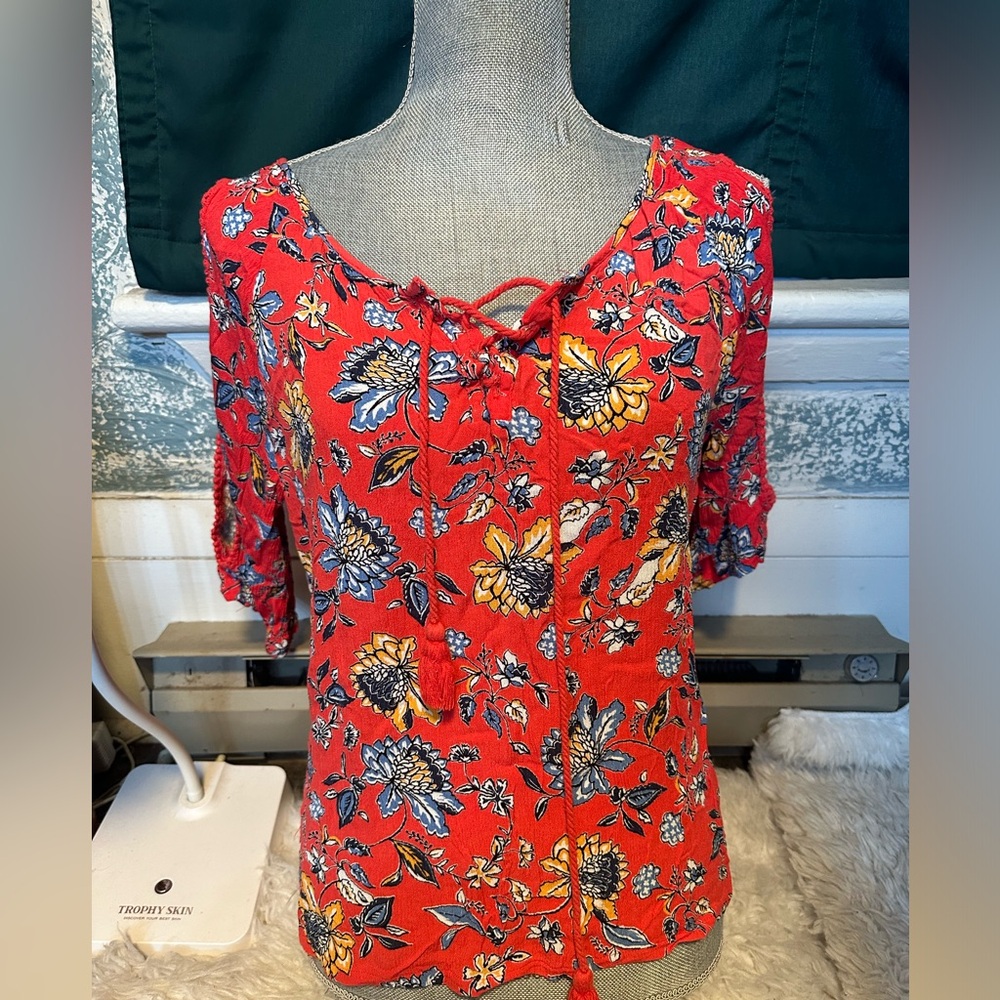 ⭐️ 3 for $20.00 SALE Women’s blouse